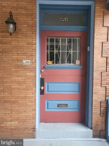 228 44th St, Philadelphia, PA 19104-2930