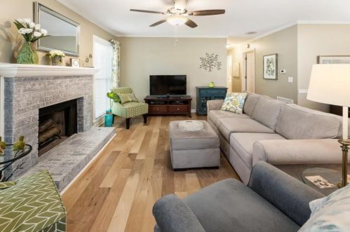 312 Hollyfax Cir, Atlanta GA  30328-5702 exterior