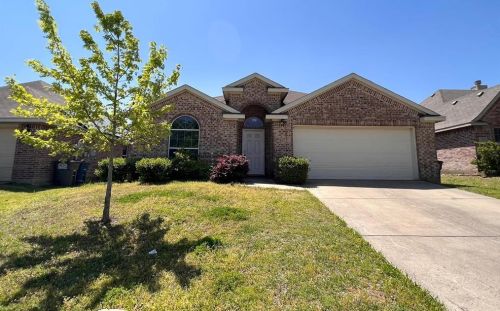 208 Creekwood Dr, Princeton, TX 75407-2835