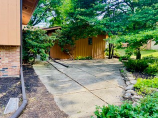 7120 Mill Rd, Rockford, IL 61108-2632