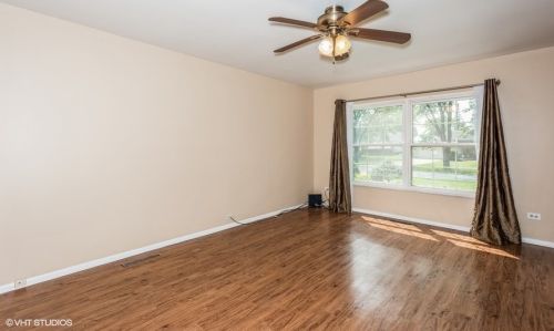 1655 Ardmore Ave, Glendale Heights, IL 60139-2507