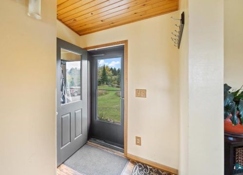 44 Stark Rd, Esko, MN 55733-9535