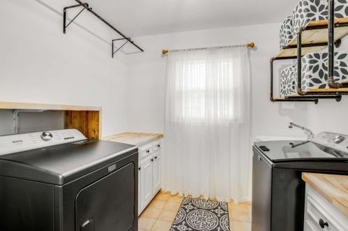 7290 Hunters Br Dr, Atlanta GA  30328-1719 exterior