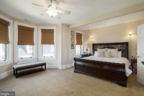 316 Washington Ave, Tavistock NJ 08033-3327 exterior