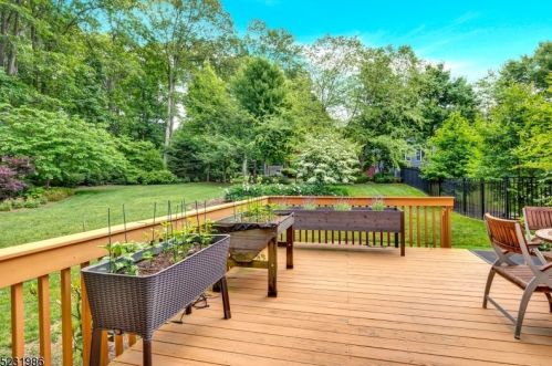 2 Sherwood Ct, Dover NJ  07869-2624 exterior