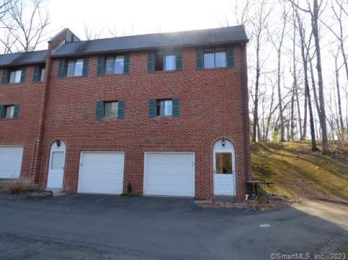 550 Darling St, Southington CT  06489-2636 exterior