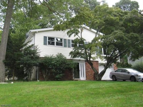 505 Nariticong Ave, Hopatcong, NJ 07843-1628