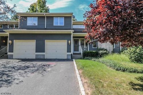 14 Saint Andrews Ln, Annandale, NJ 08801-1621