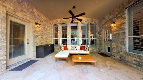 8760 Skyline Ln, Conroe TX  77302-3458 exterior