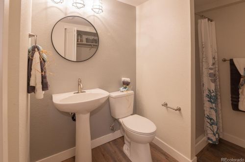 3267 Holly St, Denver CO  80222-7534 exterior