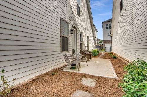 3810 White St, Suwanee GA  30024-1806 exterior