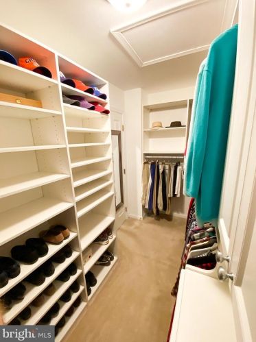 7328 Hampton Manor Pl, Springfield VA  22150-4921 exterior