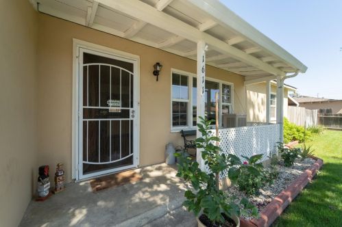 1611 Dixie Ln, Modesto, CA 95350-4516