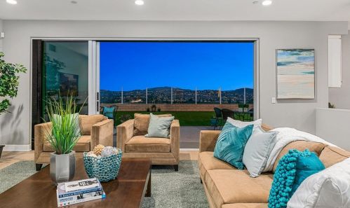6652 Surf Crest St, Carlsbad, CA 92011-2643