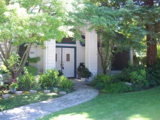 9850 Cascade Dr, Fresno, CA 93730-0862