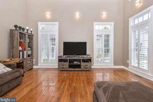 8 Farmstead Pl, Middletown MD  21769-7742 exterior