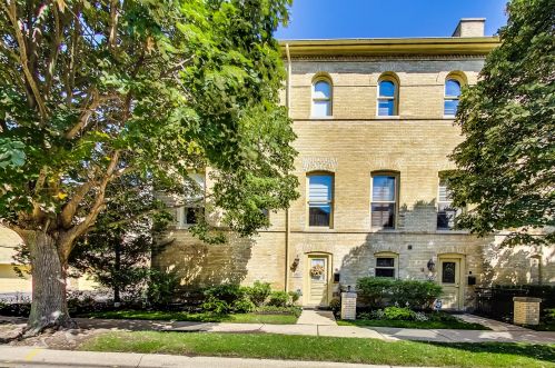 189 Whistler Rd, Highland Park, IL 60035-5923