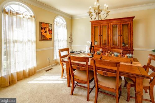 7125 Ayers Mdw Ln, Springfield VA  22150-4915 exterior