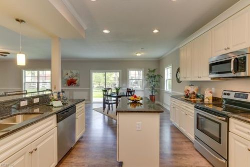 717 Carolina Ave, Norfolk VA  23508-2931 exterior