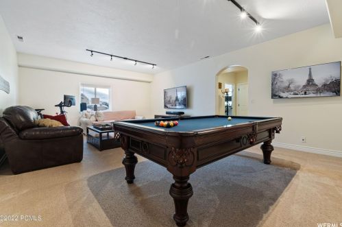 7994 Springshire Dr, Park City UT 84098-5396 exterior