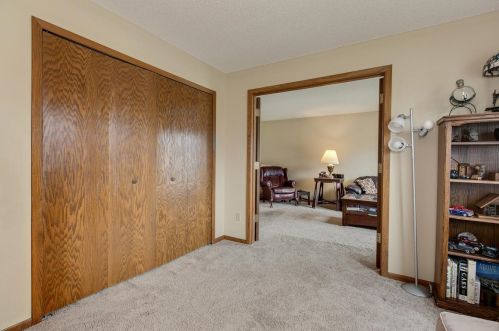 2463 Grenadier Ave, Saint Paul MN  55128-4319 exterior