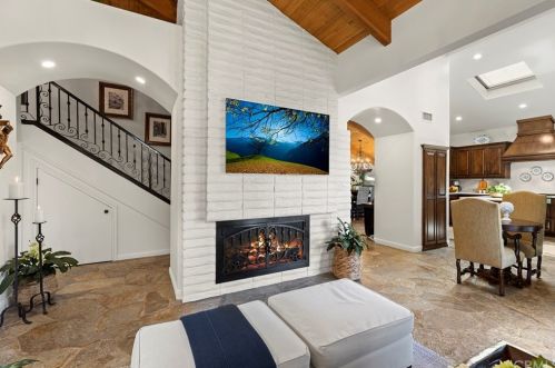 11407 Arroyo Ave, Santa Ana CA  92705-2403 exterior