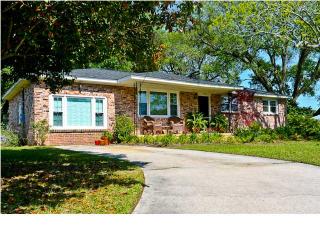 1052 Windward Rd, Charleston, SC 29412-8955