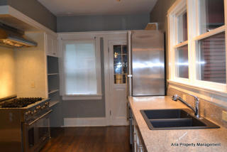 2112 Everett St, Portland OR  97232-3039 exterior