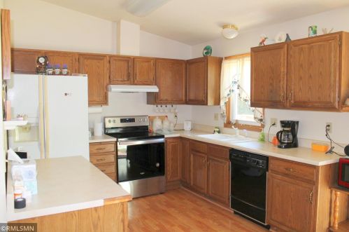 52954 215th St, Almora, MN 56551-9545