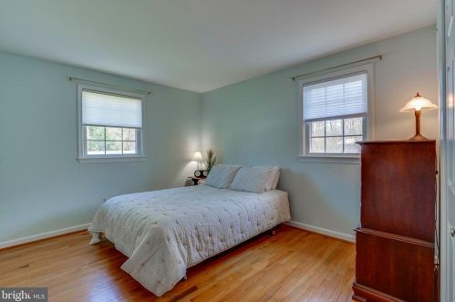 9001 Teddy Rae Ct, Springfield VA 22152-2644 exterior