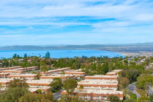 5987 Peacock Ridge Rd, Palos Verdes Estates, CA 90275-3473