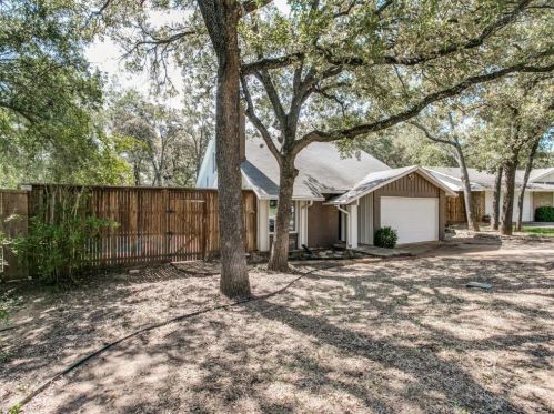 2732 Scenic Hills Dr, Bedford, TX 76021-3714