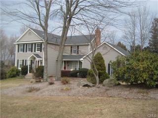 32 Summer View Dr, Upper Stepney, CT 06468-2001