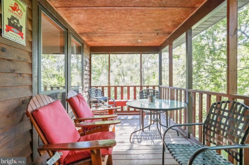18199 Senedo Rd, Edinburg, VA 22824-2109