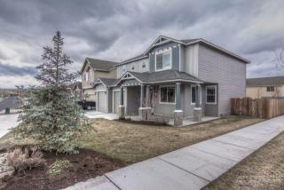 2974 Dogwood Dr, Bend, OR 97701-1084
