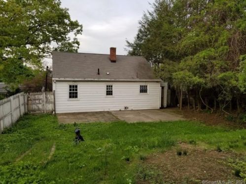 310 Wilson St, Waterbury, CT 06708-3404