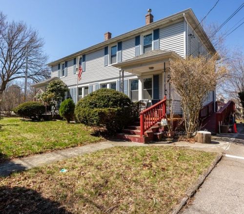 11 Main St, Westerly, RI 02891-2163