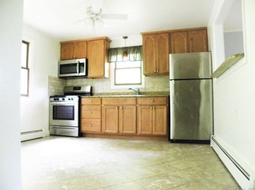 5 Woodlawn Ave, Norwalk CT  06854-2526 exterior