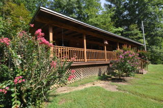 2504 Happy Hollow Rd, Pigeon Forge, TN 37862-8110