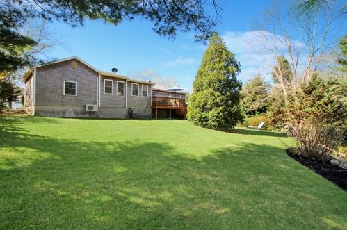 19 Wetomachick Ave, Westerly, RI 02891-4013