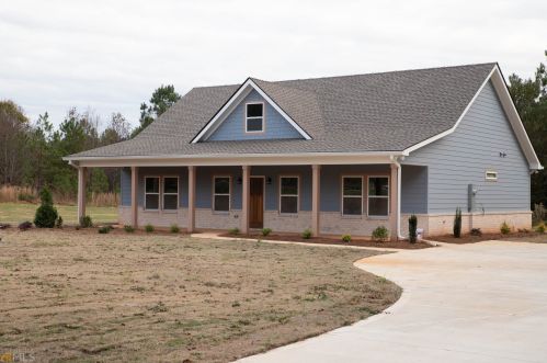 582 Hillview Rd, Hampton, GA 30228-2548