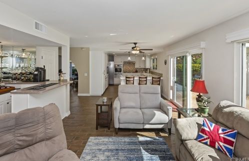 6718 Rycroft Dr, Riverside CA  92506-5315 exterior