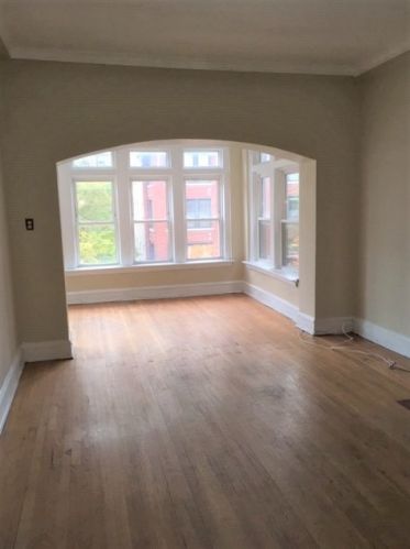 722 Bittersweet Pl, Chicago, IL 60613-5367