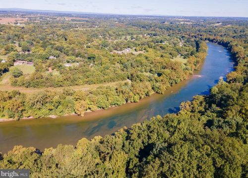 107 Featherbed Ln, Harpers Ferry WV 25425-4982 exterior