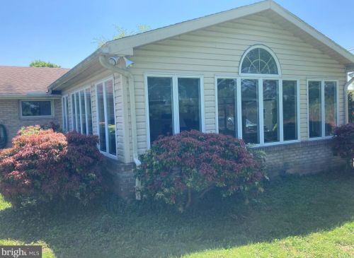 410 Bristol Dr, Harrisburg, PA 17109-1603