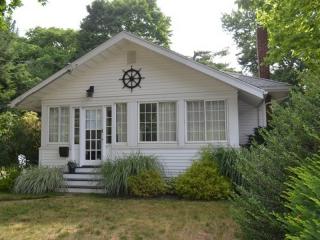 277 Church St, Guilford, CT 06437-2403