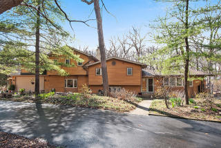 17260 Bluff Rd, Lemont, IL 60439-9503