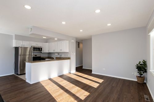 1266 Inverrary Ln, Bannockburn, IL 60015-3612