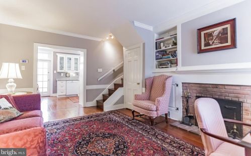 326 3rd St, Philadelphia, PA 19106-0011