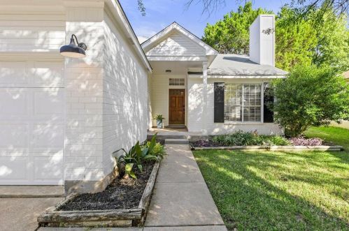 4616 Everest Ln, Austin TX  78727-5874 exterior